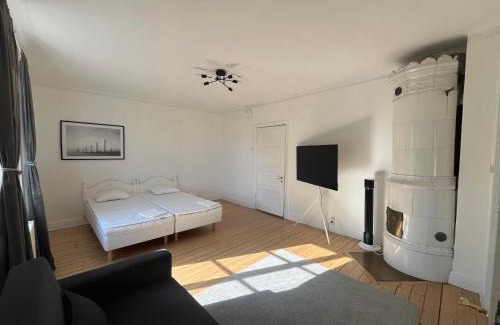 Vastra Frolunda Apartment | Lägenhet nära hav & stad, fri parkering