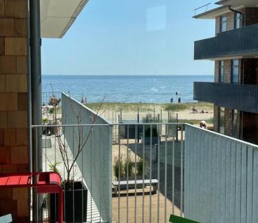 Aahus Apartment | Lägenhet på stranden i Åhus med havsutsikt och bastu samt relax