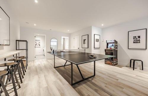 Argenteuil Regional County Municipality Ski Chalet | Légendaire Private Hot Tub Game room