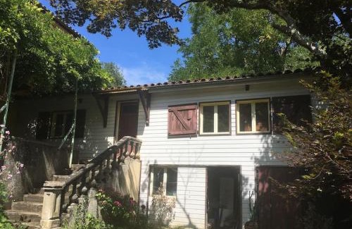 Arbon House | Lérable pourpre de la grotte au lion