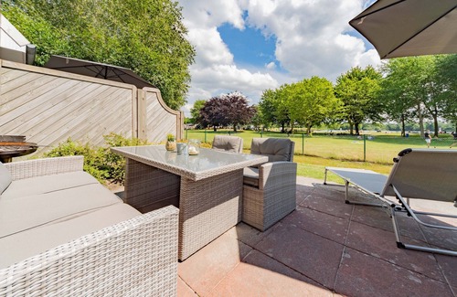 Tannenhausen House | Lüttje Huck - Ferienwohnung 3 mit Seeblick & Sauna