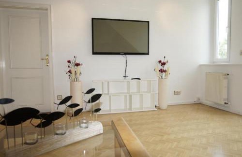 Lembruch House | Lüttke Juwel, Ferienwohnung mit traumhaftem Seeblick
