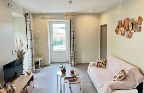 Saint-Julien-Chapteuil Apartment | L'école des frères