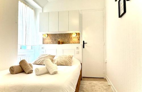 Chateauvert Apartment | L'Écrin d'Or - Élégant & Confortable- Idéalement Situé en Centre-Ville - Terrasse - Gare à 5 min