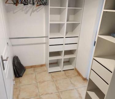 Sauvian Apartment | L'étape méditerranéenne logement 4-6 personnes avec parking privé