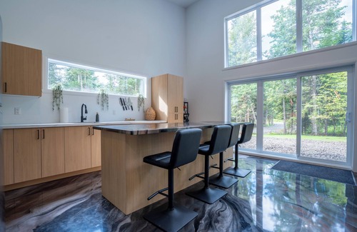 La Patrie Ski Chalet | L'Étoile Filante/Spa/Rivière/Table de Pool