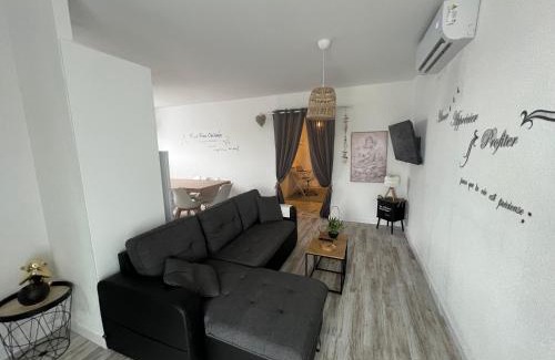 Saint-Raphael Apartment | L'Évidence