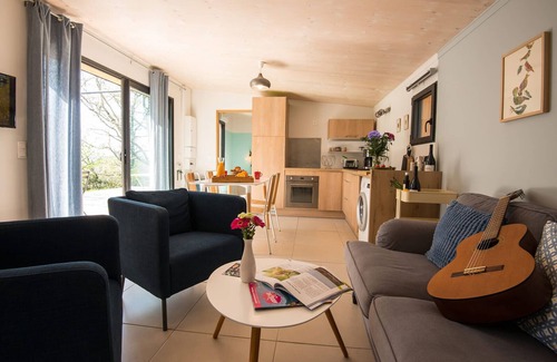 Payzac House | L'ôlive, 4-person gîte with swimming pool