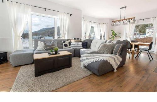 Petite-Riviere-Saint-Francois House | L'Albatros - SPA Billiards Arcade Family