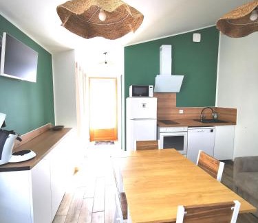 Saint-Hilaire-la-Palud Apartment | L'Aarona du Lidon