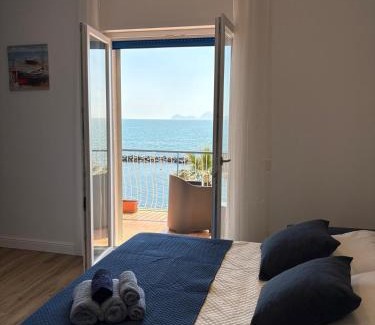 Torre del Greco Apartment | L'Abbraccio di Parthenope