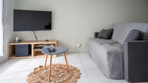 Colomiers Apartment | L'Airbusien - Terrasse et parking - Airbus à coté