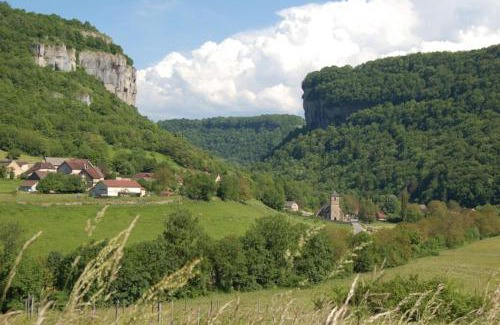 Menetru-le-Vignoble House | L'Alambic à Martial