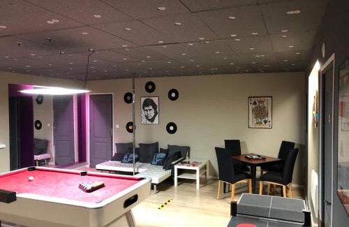 Montauban Apartment | L'alcôve du 510 - Spa - chambre romantique - sauna - salle de jeux
