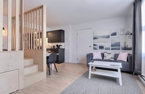 Saint Ferreol les Neiges Apartment | L'Alpiniste | Mont St-Anne | Pool & Sauna | AC