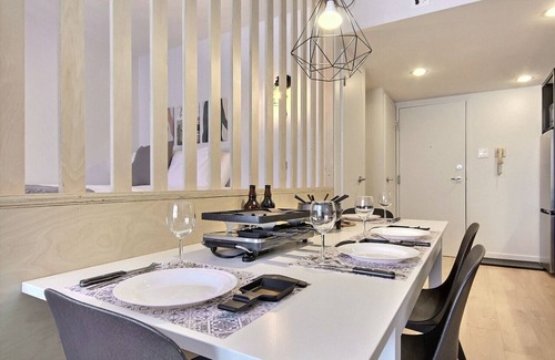 Saint Ferreol les Neiges Apartment | L'Alpiniste | Mont St-Anne | Pool & Sauna | AC