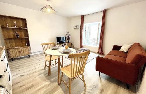 Romans-sur-Isere Apartment | L'Ambre rouge - Romans