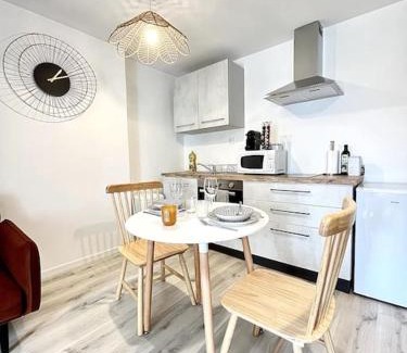 Romans-sur-Isere Apartment | L'Ambre rouge - Romans