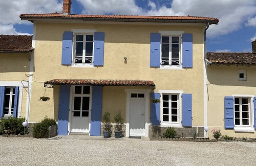 Aubigne Apartment | L'ancien Cafe - Luxury Gite 2-4 pers