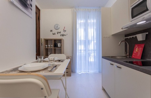 Roman Quarter Apartment | L'angolo di Piazza Castello by Wonderful Italy