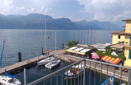 Brenzone sul Garda Apartment | l'angolo sul porto