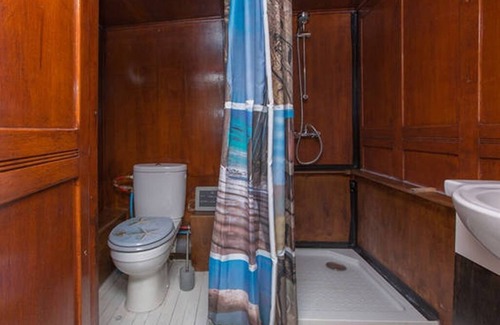 Nouvelle Ville House | L'aparté Péniche Orphée