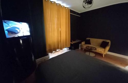 Thiers Apartment | L'appart de Babou REZ DE CHAUSSEE parking free draps wifi