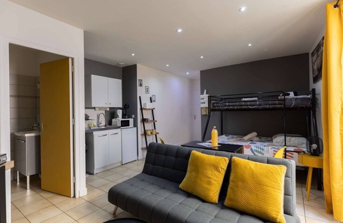 Republique Apartment | L'appart K-psule -wifi Fibre- Checkin Auto- 2 p