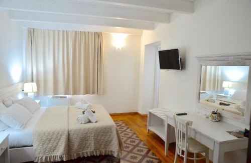 Riola Sardo House | L'araucaria Le Camere