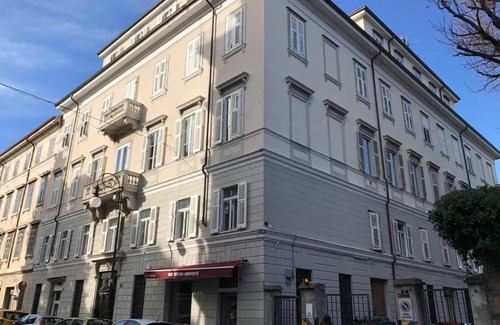 Citta Nuova-Barriera Nuova-San Vito-Citta Vecchia Apartment | L'arco Trieste studio living 2