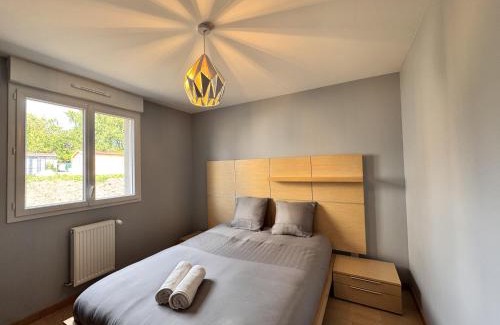 Saint-Mars-d'Outille House | L'Art-Monie - Circuit des 24H - Parking - 6p