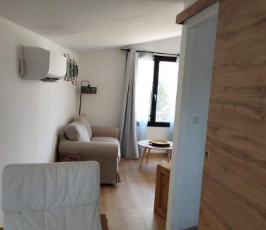 La Roque-sur-Ceze Apartment | L'ATELIER DES REVES (gites des oliviers)