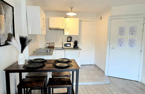 Lourdes Apartment | L'Atelier-T2 near the Wifi-Parking center