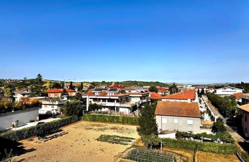Sant'Egidio alla Vibrata Apartment | L'attico di Ella, tra mare e monti con vista bella
