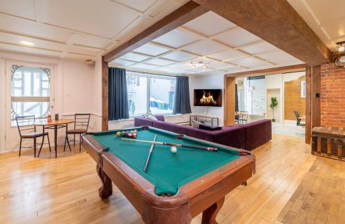 Ste Anne de Beaupre House | L'Auberge Saint-Anne 5BR with Billard & Hot Tub