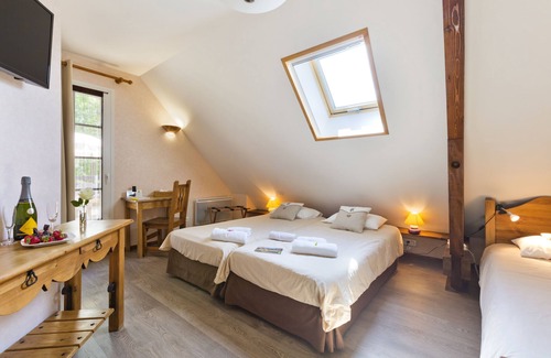 Saint-Victor-la-Riviere Hotel | L'Auberge du Bougnat