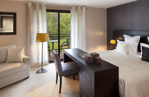 Saint-Ouen-les-Vignes Hotel | L'Aubinière Hotel-Restaurant & Spa