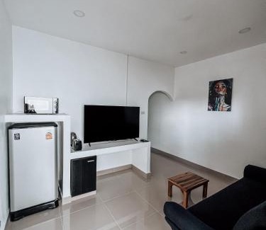 Maret Apartment | L.C. Apartments