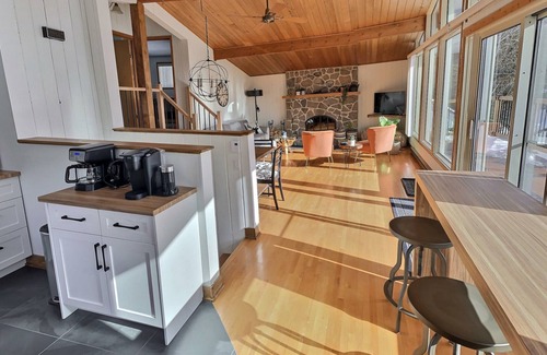 Lac-des-Seize-Iles Ski Chalet | L'eden des Seize-Iles CITQ303186 Family cottage on the aerobic corridor