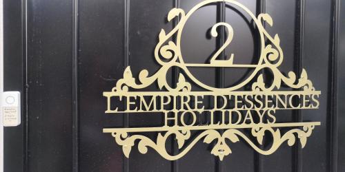 Valreas Apartment | L'Empire D'Essences Appartement