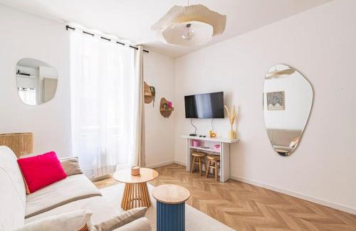 Chalons-en-Champagne Apartment | L Envolé - Jacuzzi - Proche Gare et Centre ville
