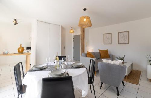 Pont des Demoiselles-Montaudran-La Terrasse Apartment | L'envolée - Appartement entier avec Balcon & Parking privé - SO COZY