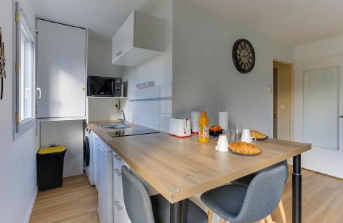 Noyal-Chatillon-sur-Seiche Apartment | L'Escale Bretonne -Studio à 20min de Rennes centre