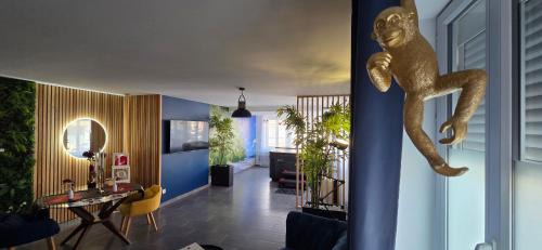 Calais City Center Apartment | L'escale du désir, Spa privatif