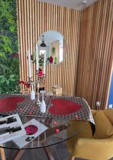 Calais City Center Apartment | L'escale du désir, Spa privatif