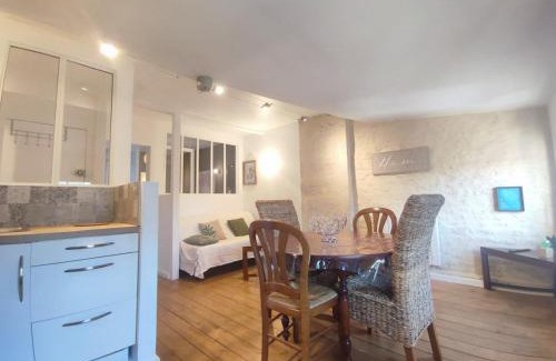 Centre Ville Apartment | L'escale Niortaise - Centre-ville - 10mn Gare - WIFI - Netflix