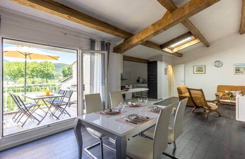 Herepian Apartment | "l'escapade". Entre Lacs, mer et Montagnes