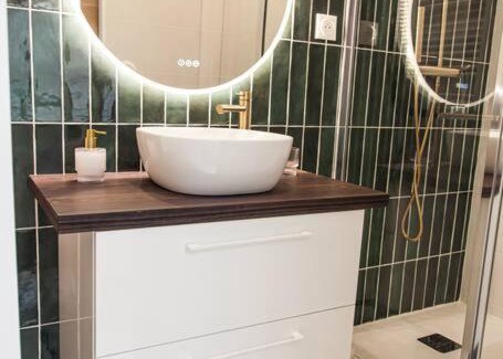 Chateauroux Apartment | L'Escapade-Hypercentre-Spa-parking privé-tout équipé-refait à neuf