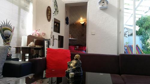 Le Taillan-Medoc House | L Escapade Médocaine Guest Room with Private Driver