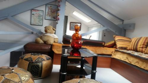 Le Taillan-Medoc House | L Escapade Médocaine Guest Room with Private Driver